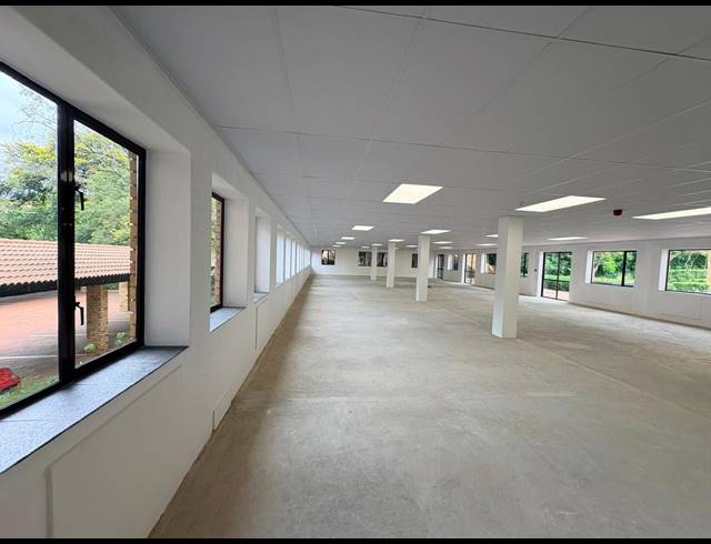 379M² OFFICE TO LET IN VORNA VALLEY
